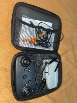 Drone com Controle Remoto - Brinquedo para Crianças