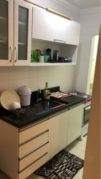 Vendo armários de cozinha , guarda roupas e cômodo.