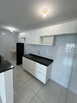 No bancários pra alugar no segundo andar varanda e armários na cozinha