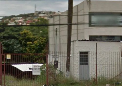 Ótimo terreno em ponto comercial na Av. Cavalhada medindo 8,75 x 62 , em excelente localiz
