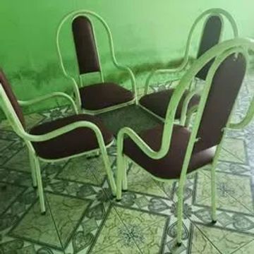 Conjunto de Cadeiras e Mesa de Mármore