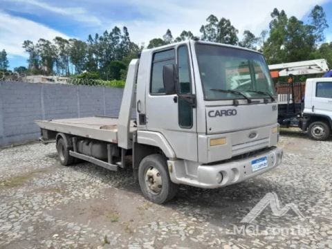 L)Caminhão Ford Cargo 815
