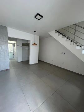 Casa Duplex  em Condomínio Fechado, duplex