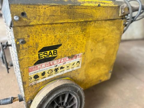 Máquina de solda Esab industrial 
