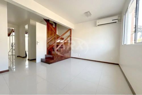 Casa de 73.0m² no bairro Sarandi, com 3 quartos, 2