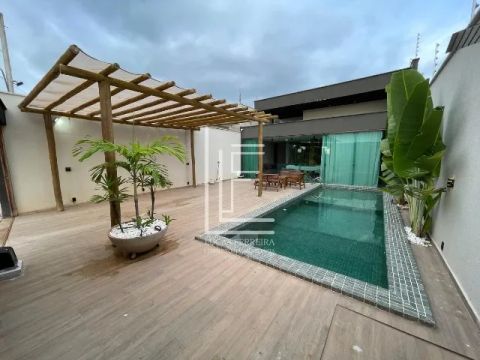 Linda casa porteira fechada com 3 quartos (sendo uma suíte com closet) na Praia do Francês