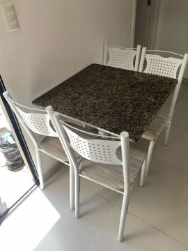 Conjunto Mesa e Cadeiras - Granito - 4 lugares
