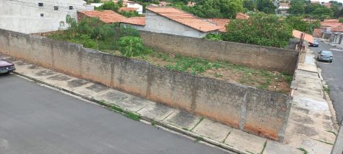 Terreno plano em ótima localização
