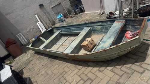 Barco de metal