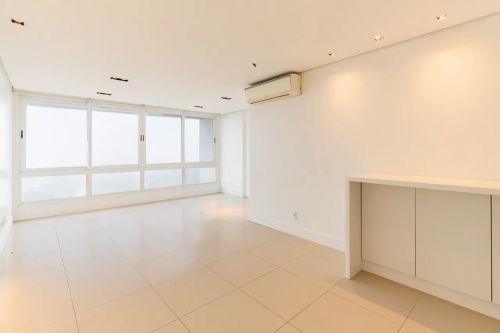 Apartarmento de 3 quartos com 2 vagas à venda no bairro Menino Deus em Porto Alegre