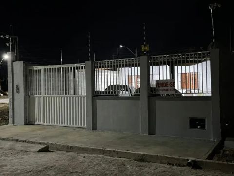 Casa 02 Quartos Sendo 1 Suite Valor  145,000,00 Avista e Assume as  Parcelas de 710,00