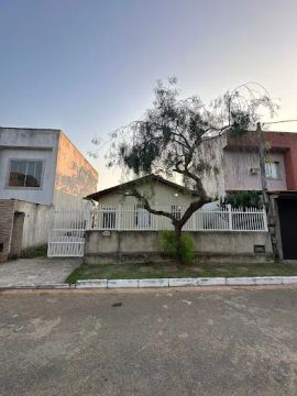 Casa com 2 dormitórios à venda, 50 m² por R$ 220.000,00 - Horto - Macaé/RJ