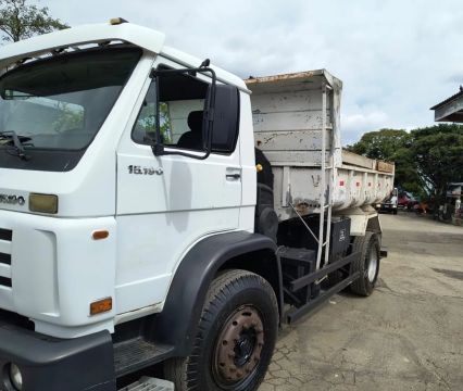 VW 15.190 ano 2015, Toco, com caçamba de 5 ?, em São Paulo