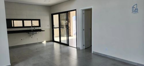 Casa à Venda no Condomínio Residencial Le France