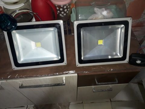 1 par de refletor 50 w