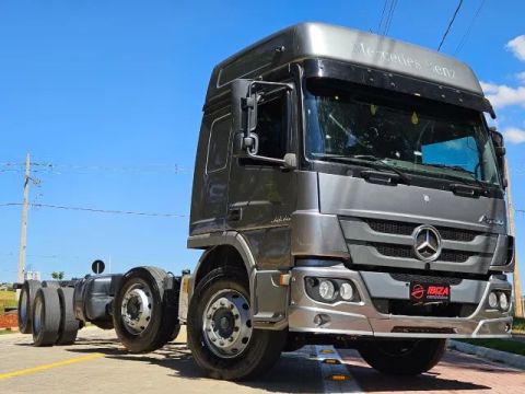 Mercedes Benz Atego 3030 8x2 Cabine Leito