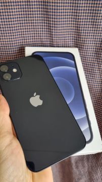 iPhone 12 64 GB na caixa com acessórios muito novo semi-novo parece que nunca foi usado   