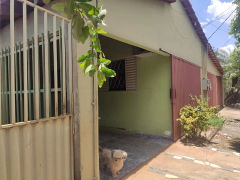 Vendo 3 casas no mesmo lote