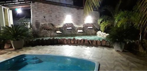Sítio com piscina e área verde
