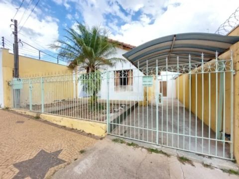 Locação de Casas / Padrão na cidade de São Carlos