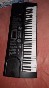 Teclado BENOA novinho 