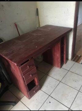 Mesa de Escritório em Madeira - Ótimo Estado!