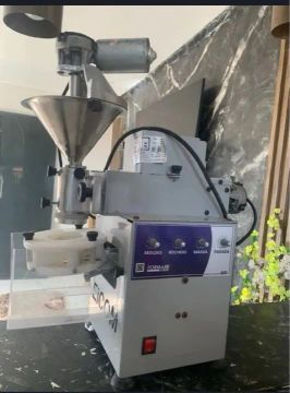 Máquina para produção industrial de alimentos