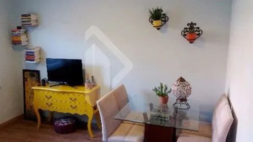 Apto 1 dormitório reformado e mobiliado com muito bom gosto, térreo com 43m²