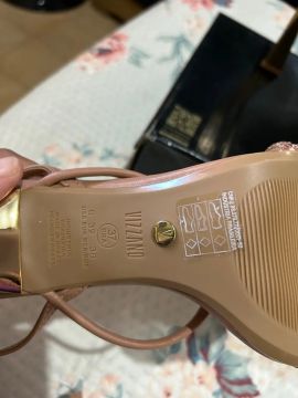 Vendo sandália Vizzano 