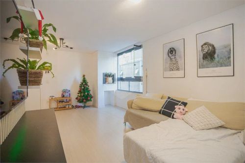 Imóvel para venda tem 74 metros quadrados com 3 quartos em Novo Mundo - Curitiba - PR