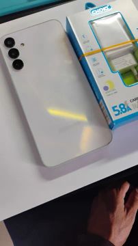 Celular Novo - Tela Grande e Câmera de Alta Resolução