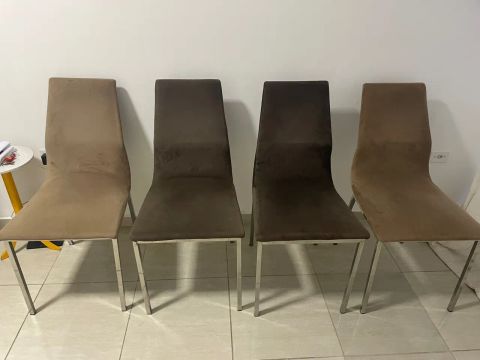 Conjunto de cadeiras de veludo 