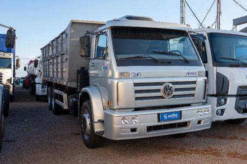  Volkswagen 23.220 6x2 2003 caçamba