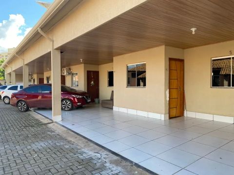 Alugo casa cond.  Fechado  bairro cidade alta  Casa com 2 quartos