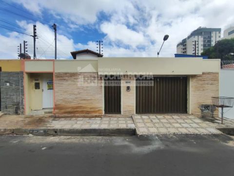 Casa Comercial para alugar com 205,32 metros quadrados no FATIMA - Teresina - Piauí