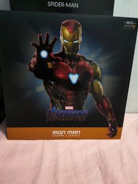 Iron Man And Game Iron studios 