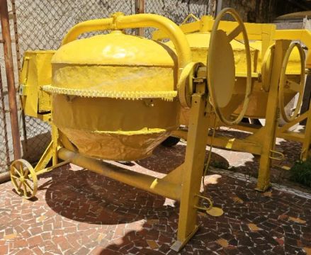 Betoneira de 400 Litros