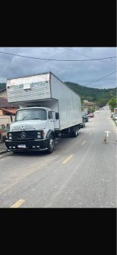 Caminhão Baú Mercedes Benz 1113