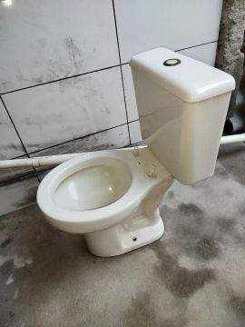 Vaso sanitário com caixa acoplada 
