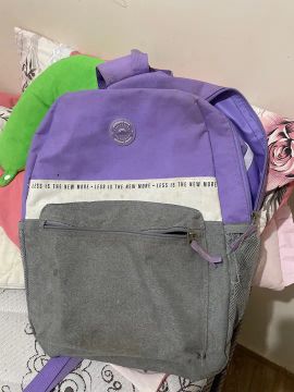 Mochila Roxa com Detalhes Cinza - Estilo Casual
