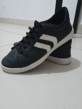 Tênis Preto duas listras 