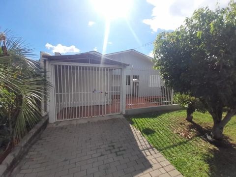 Casa para Locação 4 Quartos, 1 Vaga, 150M², Passo dos Fortes, Chapecó - SC