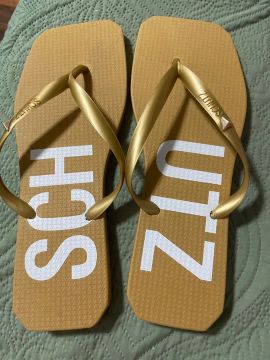 Sandália Havaiana Schutz Dourada 37/8