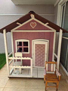 Casa de Bonecas Infantil - Rosa e Branco