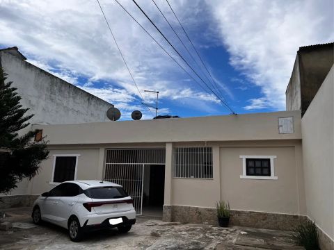 ALUGO CASA NA 28 de março - TURF