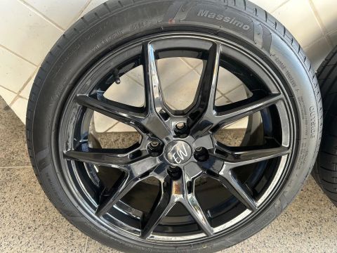 Jogo de rodas para corola nova com pneus 245/45r17