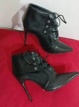 Bota couro número 34 salto 11cm cano curto (pode ser usado dobrado ou mais alongado)