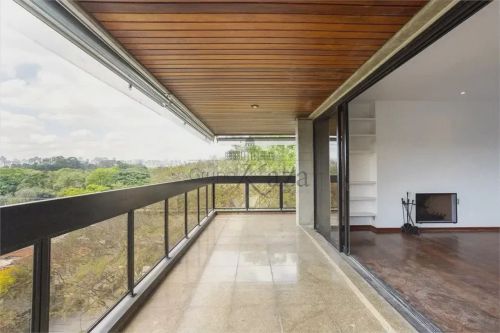 Apartamento - Vila Nova Conceição - 4 Suítes - 350m².