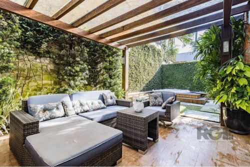 Descubra a sua nova casa dos sonhos no magnífico condomínio fechado Atmosfera Eco Clube, n
