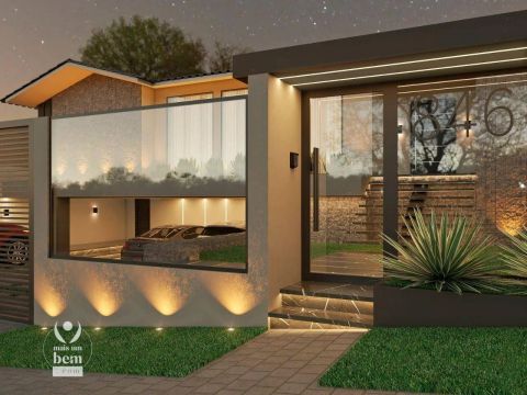 Casa Térrea de 332m² com terreno de 740m² em Curitiba/PR.